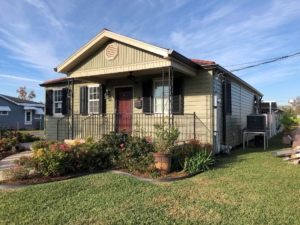 Gutter Contractors In New Orleans Louisiana Leafless Aluminum Gutter Guard System Installation Installers For New Replacement Or Repair Gutters By Accent Home Improvement Contractor Exterior Home Improvement Contractors In New